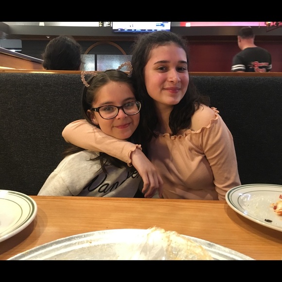 Meet your Posher, Laura - Picture 6 of 7